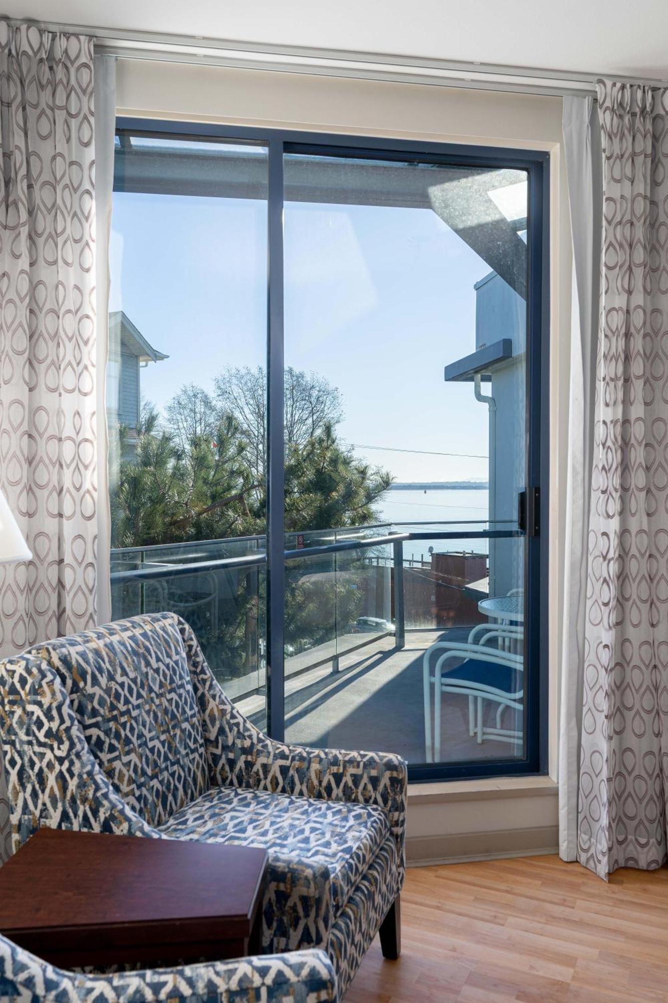 Ocean Promenade Hotel White Rock Kamer foto