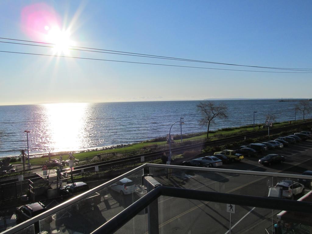 Ocean Promenade Hotel White Rock Buitenkant foto