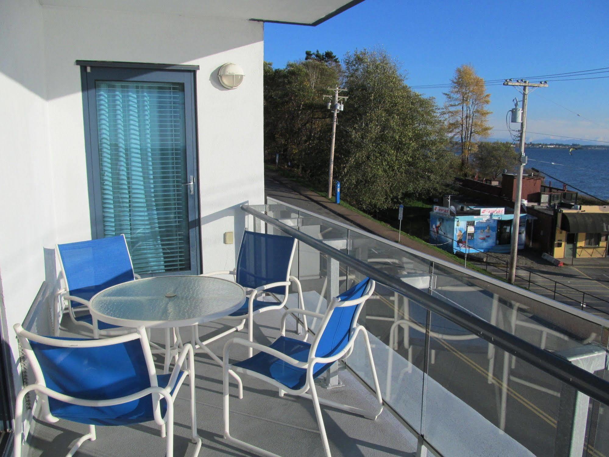 Ocean Promenade Hotel White Rock Buitenkant foto