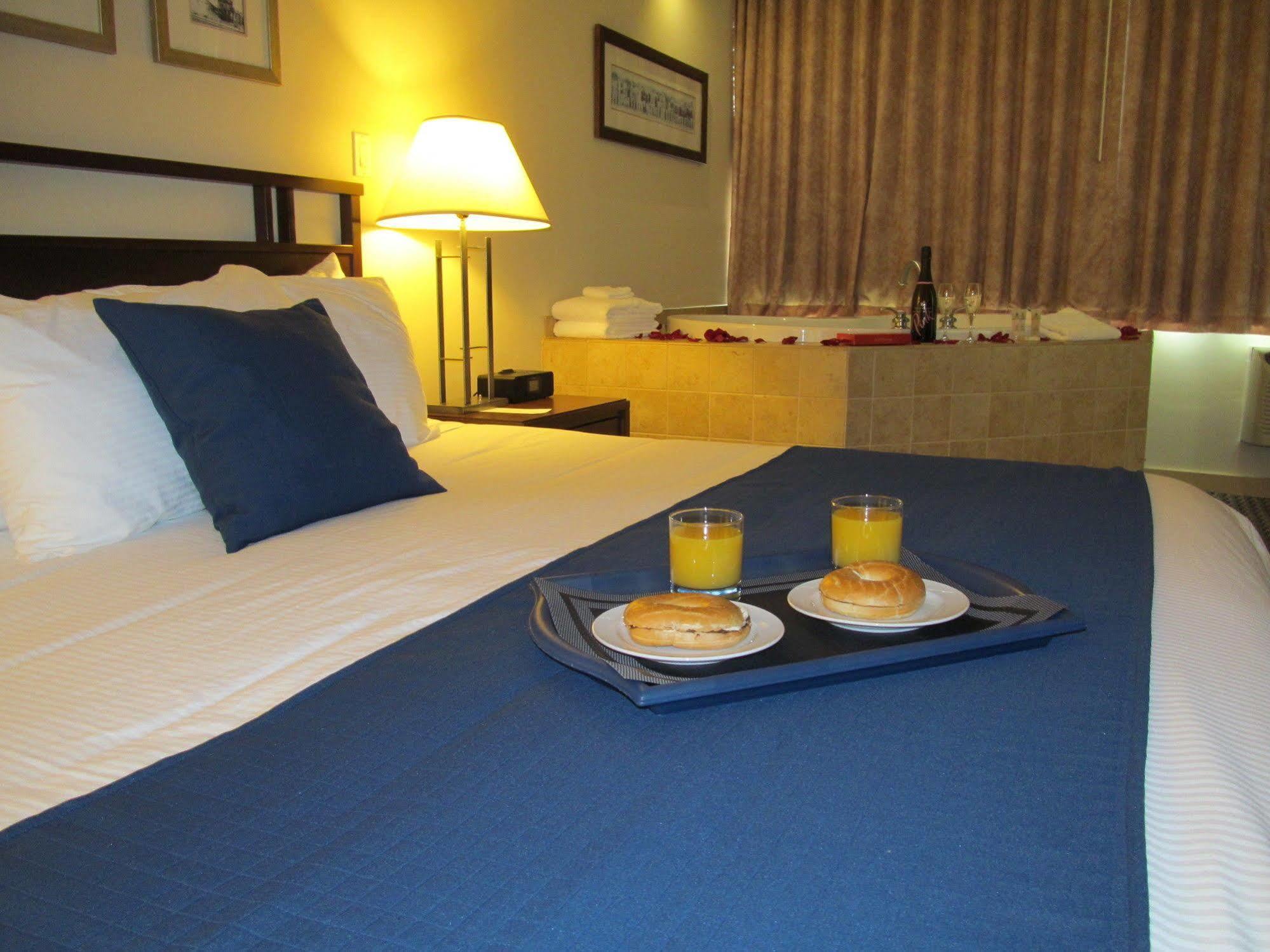 Ocean Promenade Hotel White Rock Buitenkant foto