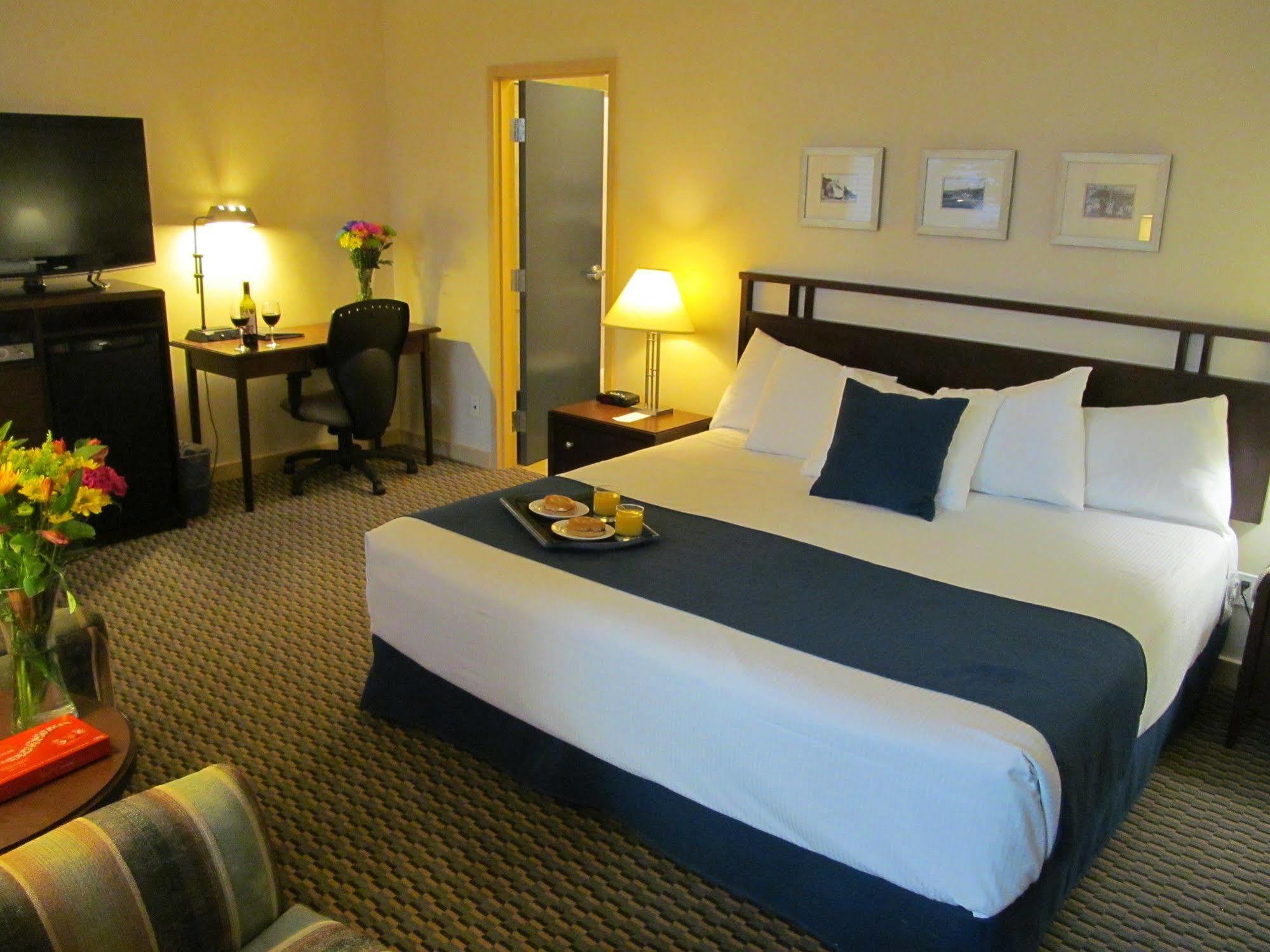 Ocean Promenade Hotel White Rock Buitenkant foto