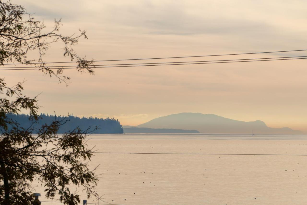 Ocean Promenade Hotel White Rock Buitenkant foto