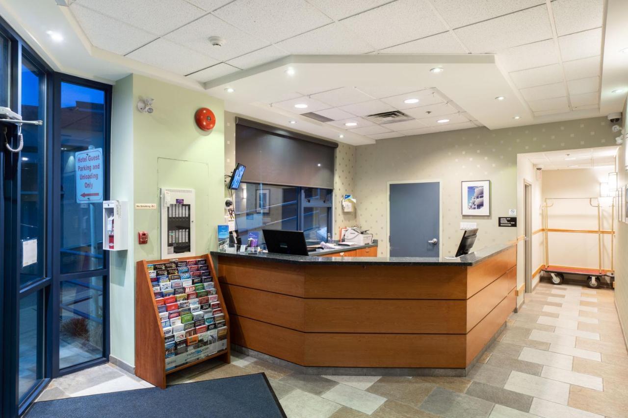 Ocean Promenade Hotel White Rock Buitenkant foto