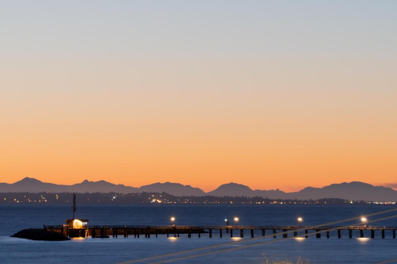 Ocean Promenade Hotel White Rock Buitenkant foto